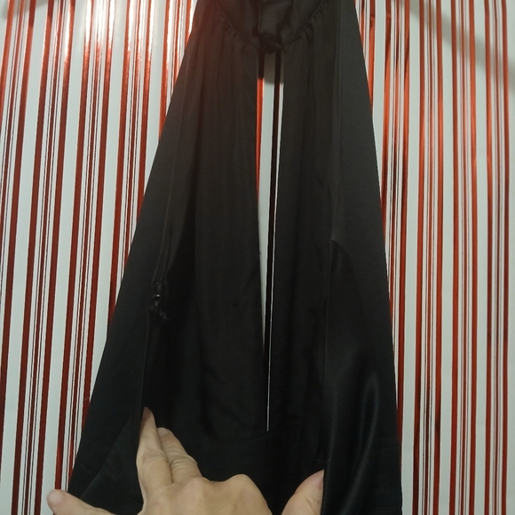 Woman's guess Los Angeles  satin black jumpsuit size 10 - Picture 8 of 16